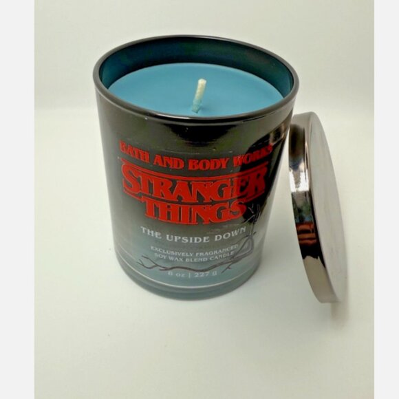 Stranger Things Candle Bath & Body Works “The Upside Down” 8oz Soy Wax Netflix - Picture 1 of 2